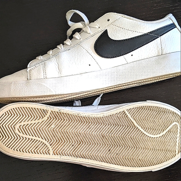 Nike low men's 12 GUC 🏃‍♂️👟 white n black classic leather - Picture 5 of 10